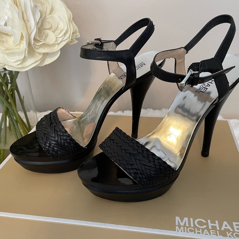 MICHAEL KORS JUNIPER QUARTER STRAP